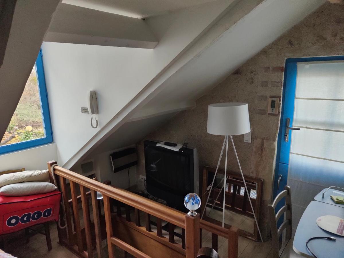 La Maison Bleue De Husseau Ancienne Ferme Semi-Troglodytique 18E Siecle Villa Montlouis-sur-Loire Exterior foto